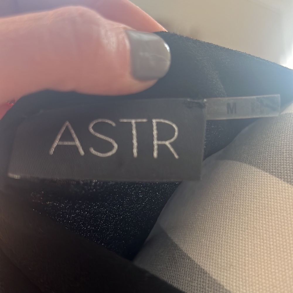 ASTR Dress - Picture 5 of 6